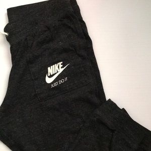 Nike Capri Joggers